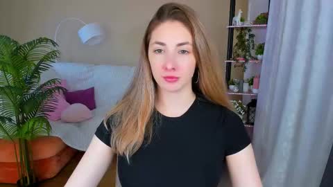 sensitiveheartt online show from October 7, 8:05 pm