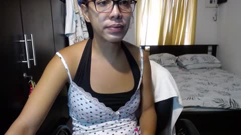 Snapshot of sensual_natalie chatting on February 11, 6:44 pm sensual_natalie online show from February 11, 6:44 pm