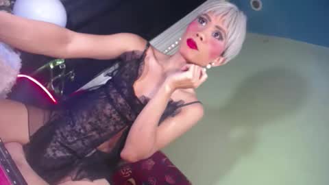 senyora_evangelista online show from May 2, 1:33 am