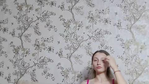 serayarose_ online show from September 22, 9:24 am