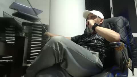 hetero serio discreto online show from October 22, 11:50 pm