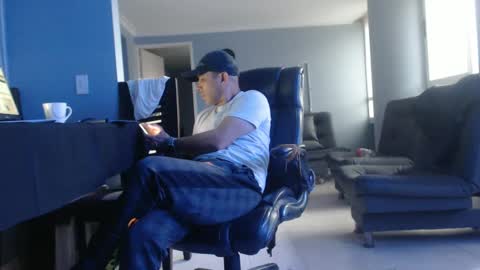 Snapshot of serioyhetero19 chatting on February 27, 10:31 pm hetero serio discreto online show from February 27, 10:31 pm
