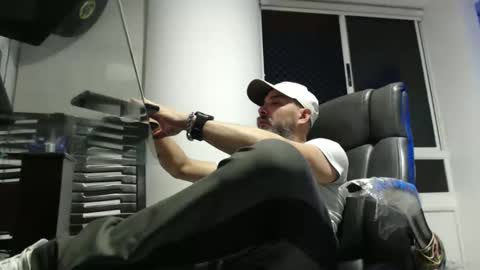 hetero serio discreto online show from March 7, 11:27 pm