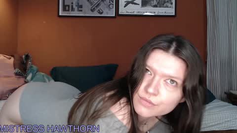 Miss Hawthorn online show from December 17, 10:11 pm