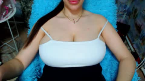 seu_cute online show from December 14, 11:49 am