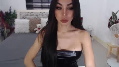 Snapshot of sexenchantresstgirl chatting on January 20, 3:15 am Mistress Maria online show from January 20, 3:15 am