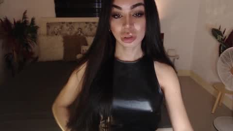 Snapshot of sexenchantresstgirl chatting on March 4, 3:55 am Mistress Maria online show from March 4, 3:55 am