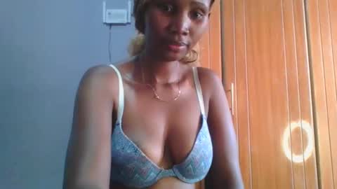 Snapshot of sexie_love chatting on March 9, 11:25 am Nancy online show from March 9, 11:25 am