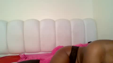 sexie_tee online show from September 17, 5:11 am