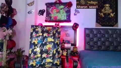 Aharon  ravelo online show from February 4, 6:50 am