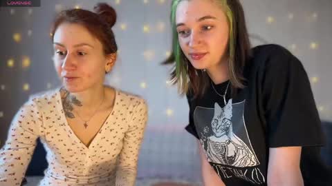 NIKKI KATE LIZA AND BOYS online show from March 22, 4:33 pm