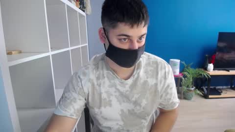 Snapshot of sexxxdickbig chatting on February 12, 7:02 am Tommy online show from February 12, 7:02 am