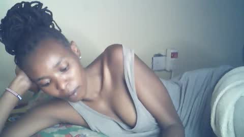 sexxy_curvy23 online show from April 19, 2:12 am