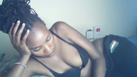 sexxy_curvy23 online show from April 18, 8:16 am