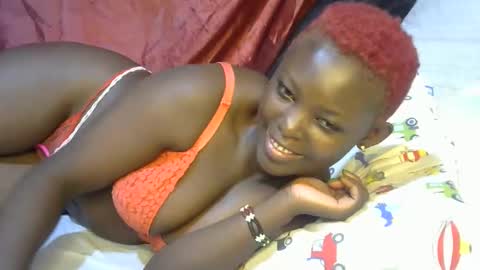 Snapshot of sexxy_triza chatting on September 19, 6:33 pm triza online show from September 19, 6:33 pm