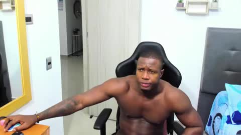 Snapshot of sexy_blackman chatting on March 6, 5:03 am sexy blackman online show from March 6, 5:03 am
