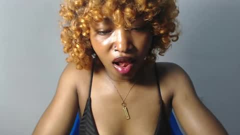 sexy_bluey247 online show from April 14, 6:55 pm