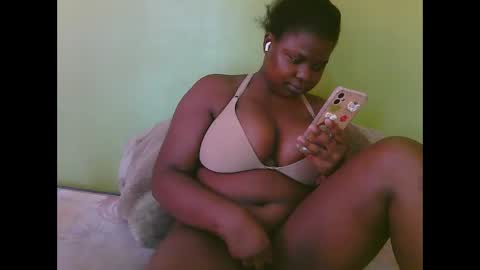 sexy_divana online show from February 19, 6:11 am