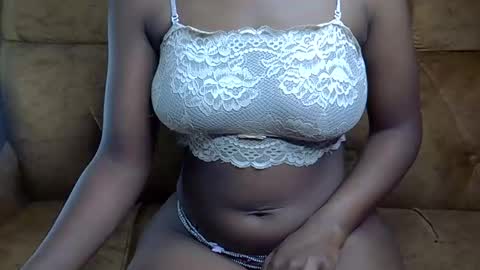 Ellahh online show from March 3, 8:32 am