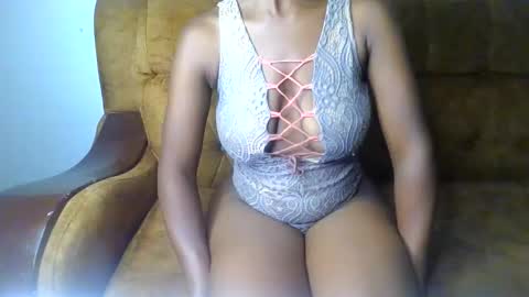 Ellahh online show from May 22, 2:29 am
