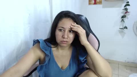 Snapshot of sexy_goddes1 chatting on October 5, 5:05 am layla violeta gomez online show from October 5, 5:05 am