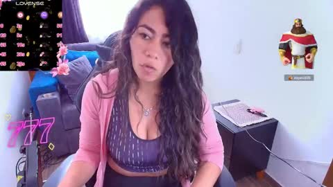 laura  online show from February 12, 5:38 pm