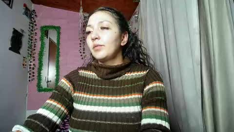 sexy lolas online show from March 30, 5:18 am