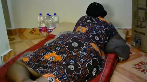 sexy_lunah online show from March 22, 5:00 am