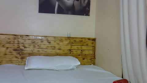 SEXY MOMAH online show from March 19, 9:09 pm