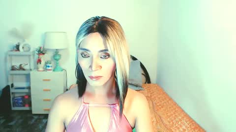 sexy_yllona online show from June 8, 11:22 am