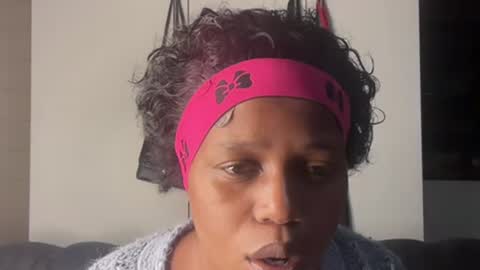 sexyasszeeee online show from April 22, 6:15 pm