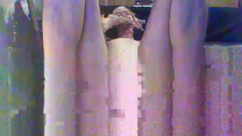 Snapshot of sexybeast_2 chatting on September 9, 11:43 am sexybeast_2 online show from September 9, 11:43 am