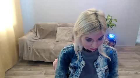 sexybeatriice online show from February 12, 7:56 am