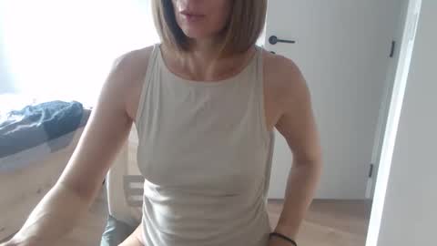 Snapshot of sexycat34 chatting on September 12, 9:22 am AnnafromVenus online show from September 12, 9:22 am
