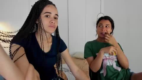 chanell and yina online show from February 25, 4:04 pm