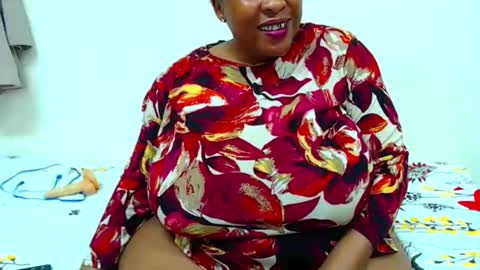 sexyebonylove89 online show from December 6, 8:45 pm