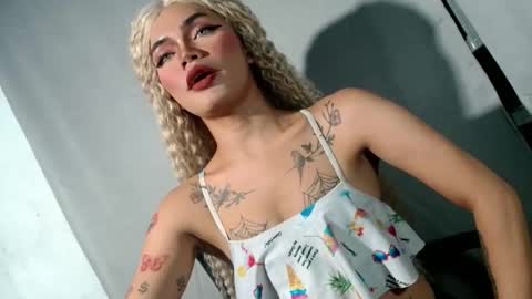 sexyhotbabe18 online show from March 24, 9:48 am