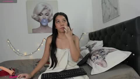 Snapshot of sexylaurita4u chatting on February 20, 5:30 pm laura online show from February 20, 5:30 pm