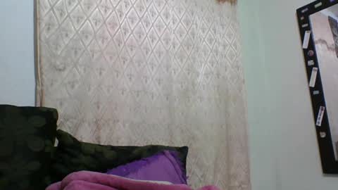 Sexy leon online show from April 7, 7:05 pm