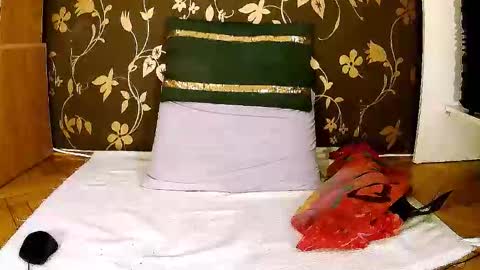 Squirty Maya Gold online show from October 6, 10:33 am