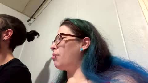 sexymilf42088 online show from December 13, 5:16 am