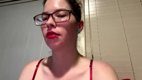 sexymilf42088 online show from December 25, 4:33 am