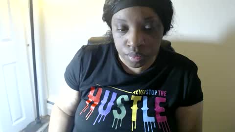 SexyMona online show from April 18, 11:01 am