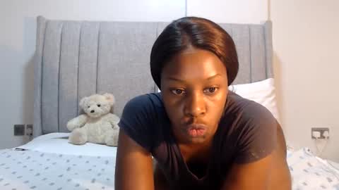 sexymonalisa1 online show from May 18, 5:35 am