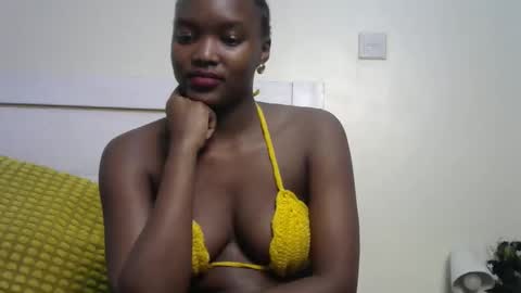 Snapshot of sexypetite_lee chatting on September 14, 5:14 pm Lee online show from September 14, 5:14 pm