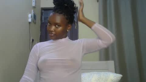Snapshot of sexypetite_lee chatting on January 5, 4:58 am Lee online show from January 5, 4:58 am
