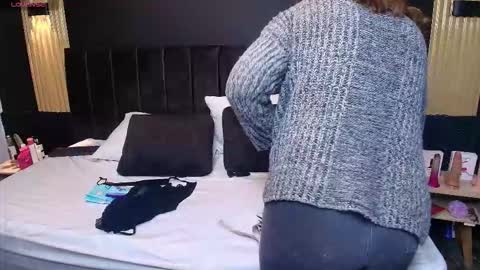 R A C H E L online show from October 1, 12:04 pm