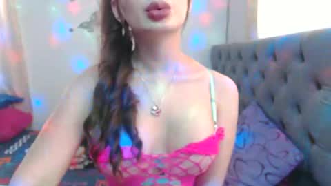 Snapshot of sexysafiravenus chatting on September 19, 6:33 pm Venus Independent Model online show from September 19, 6:33 pm
