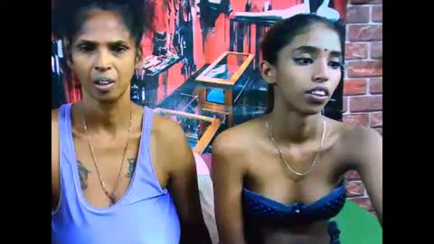 Snapshot of sexyva4u2luv chatting on March 10, 10:07 am sexyva4u2luv online show from March 10, 10:07 am