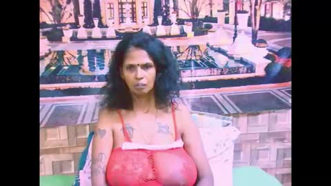 Snapshot of sexyva4u2luv chatting on September 16, 6:33 pm sexyva4u2luv online show from September 16, 6:33 pm